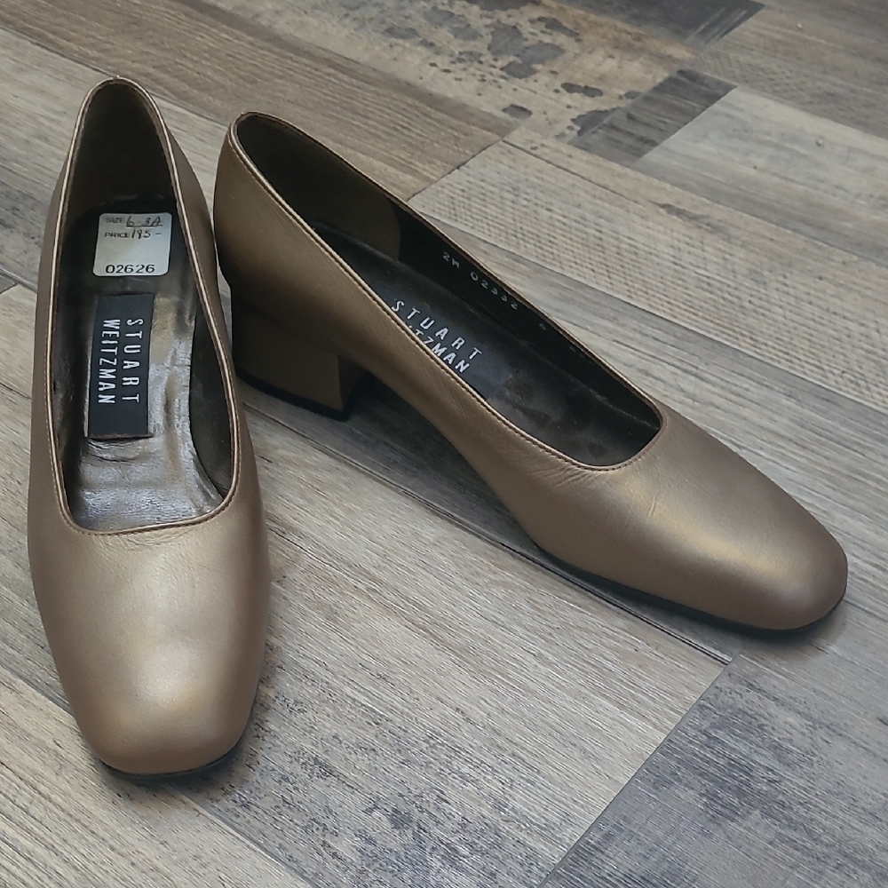 Metallic Stuart Weitzman Size 6 AAA Narrow Block Heel Heels Dark Gold Bronze